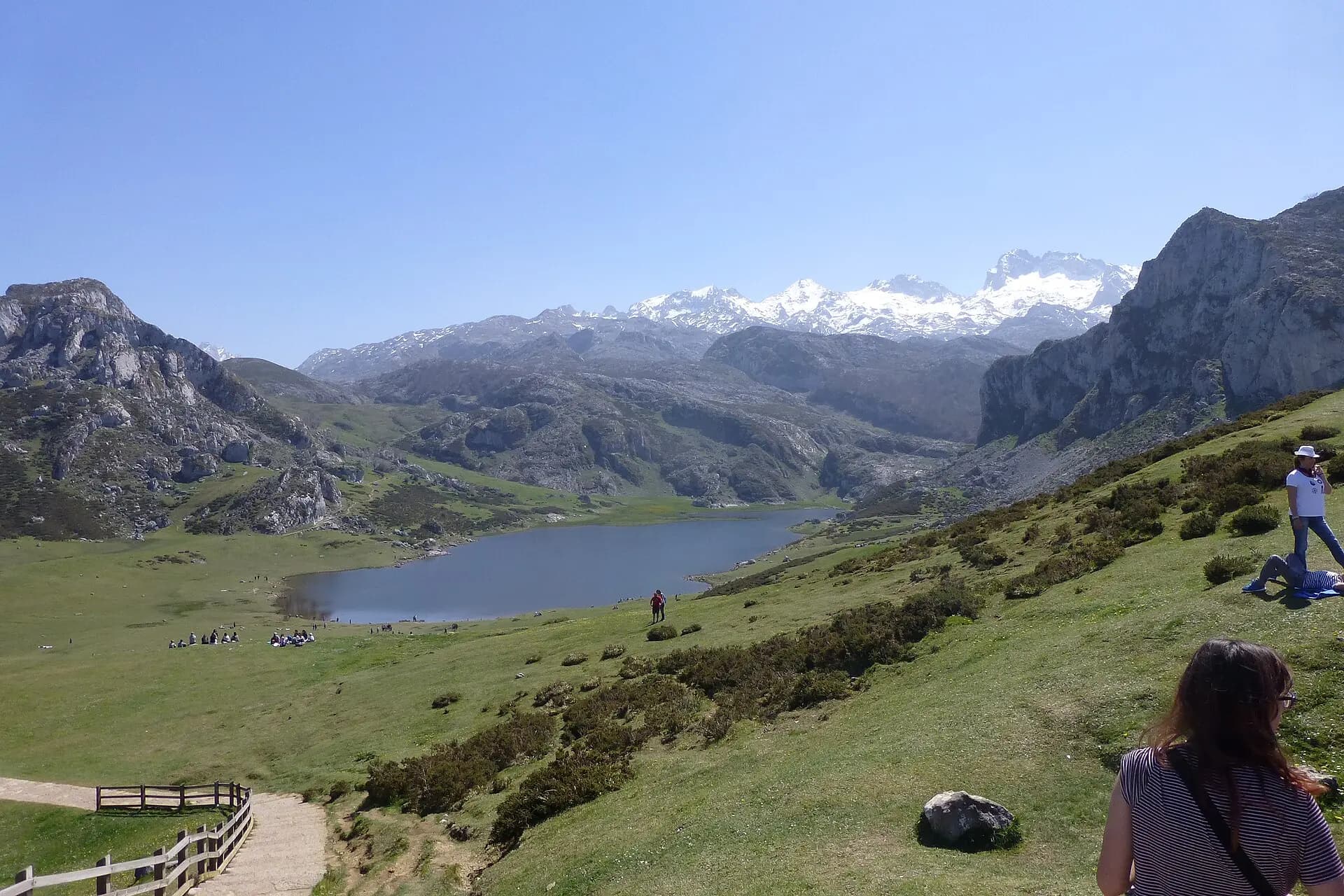 Lago Ercina, en los Lagos de Covadonga, con los Picos de Europa al fondo