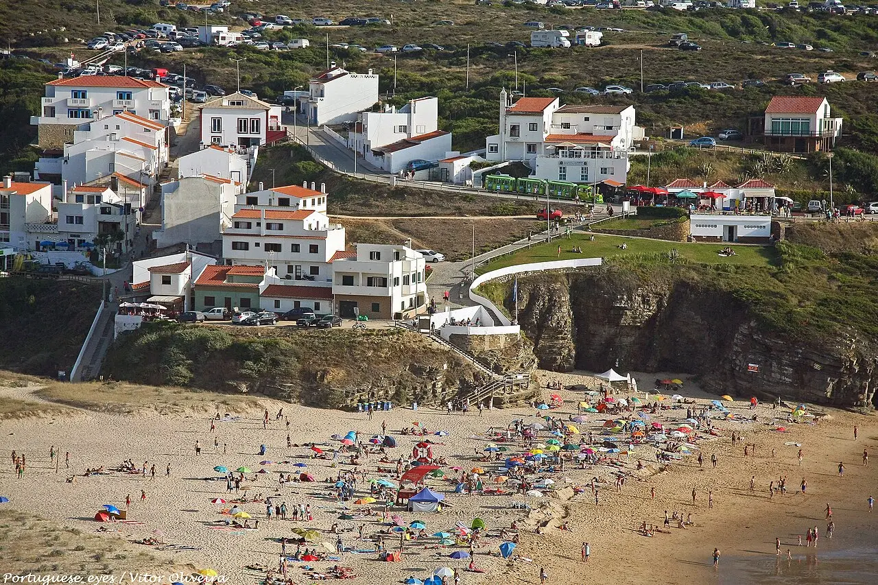 La playa de Odeceixe, en la desembocadura del río Seixe