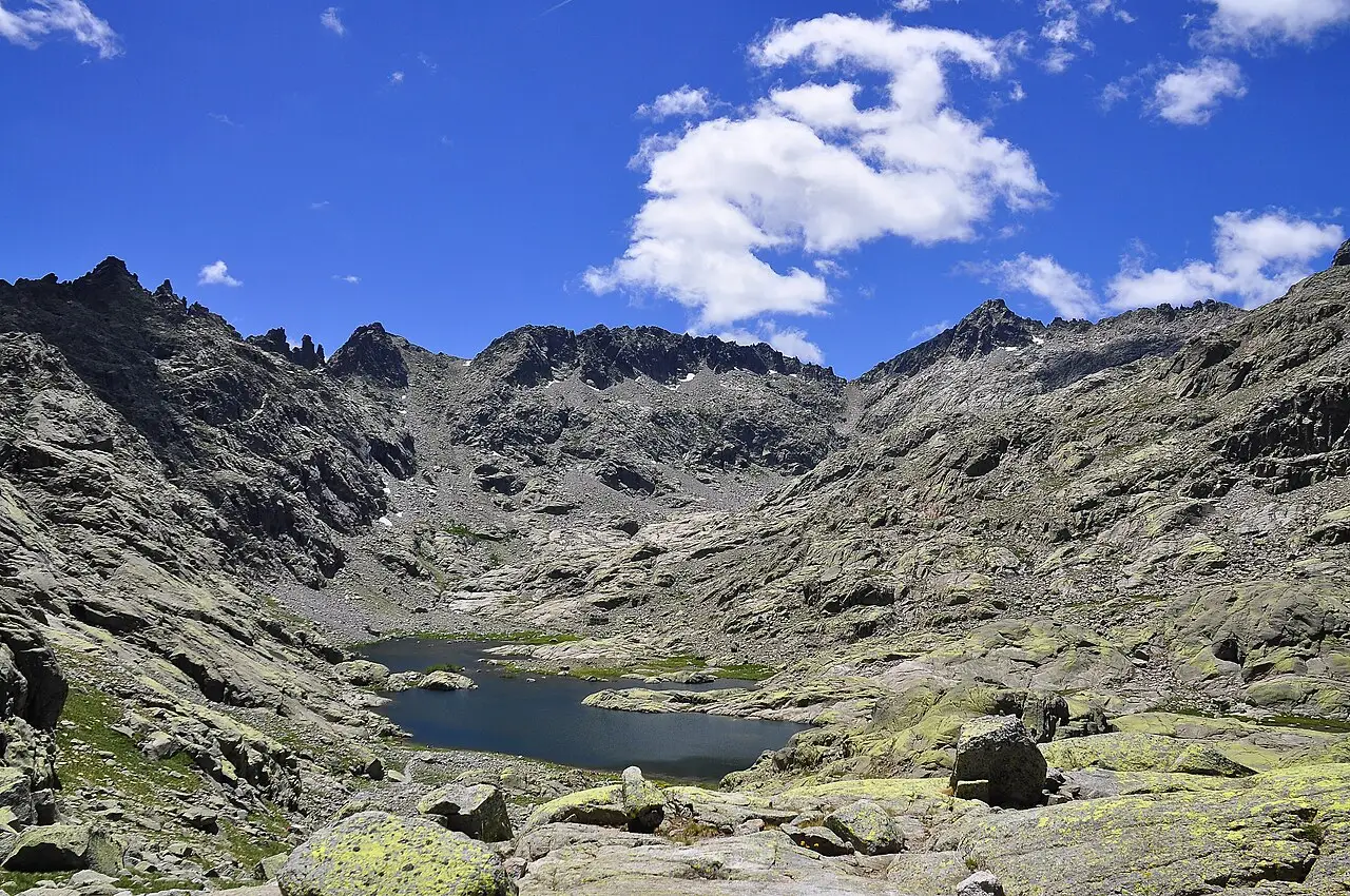 Circo glaciar de Gredos con el Almanzor